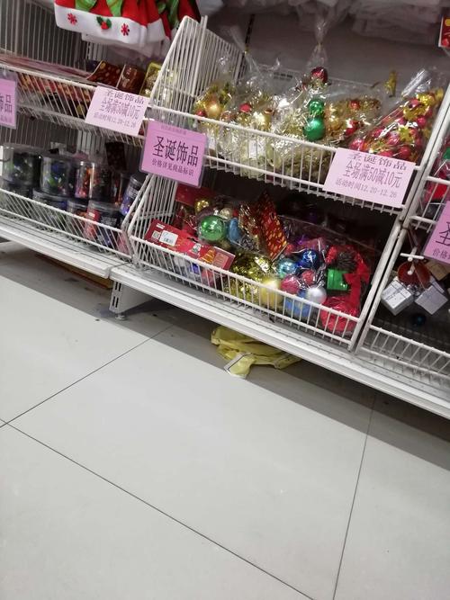 12月20日营运百货区针棉、文化、日杂商品检查纪实