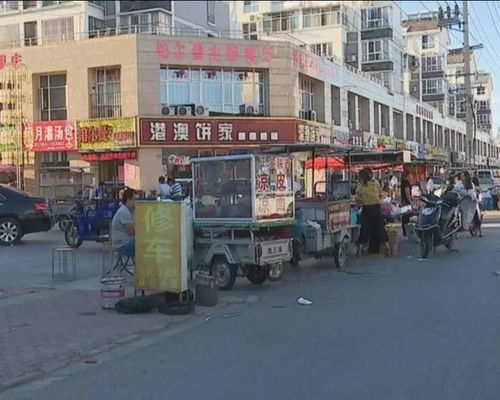 昼伏夜出的荷香路马路市场 日杂百货的烟火人间